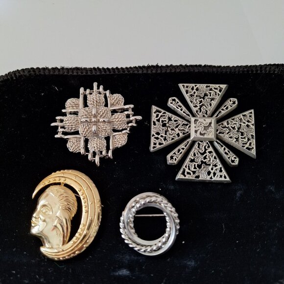 Vintage Brooches - Picture 1 of 10
